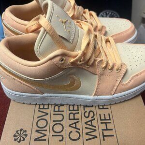 Authentic New Womens Air Jorden 1 Low SE DVO426 200